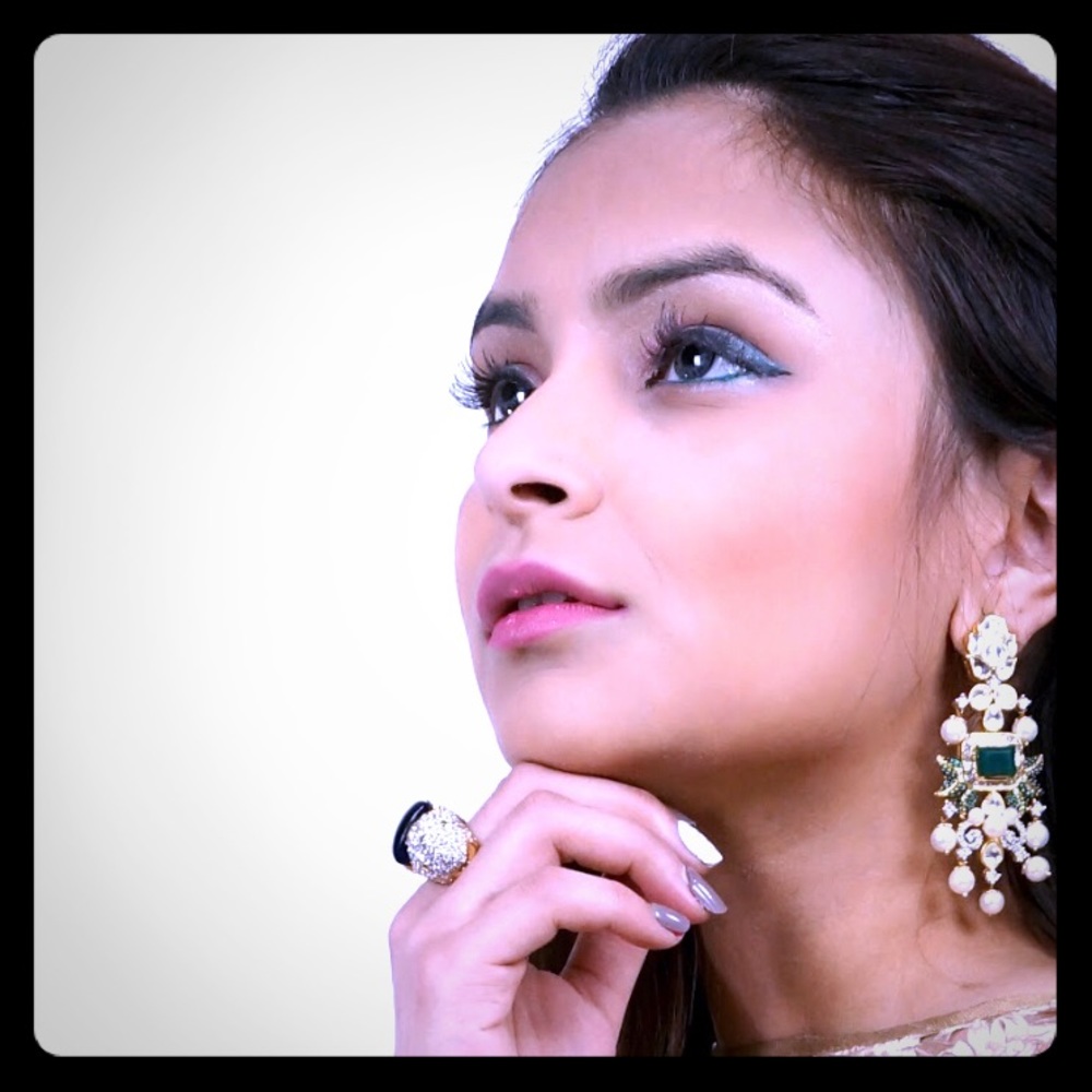 Emerald Kundan Earrings 💚